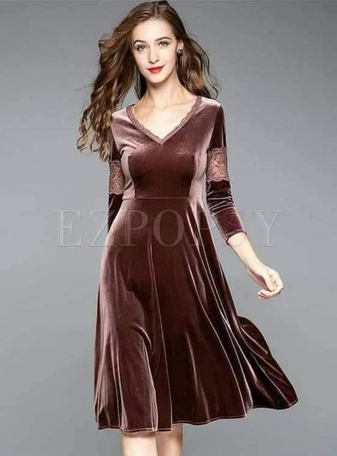 Casuall Dresses, Daily Dresses, Velvet Skater Dress, Velvet Dress Designs, Velvet Clothes, Skater Dresses, Velvet Blouses, Lace Splicing, Velvet Fashion