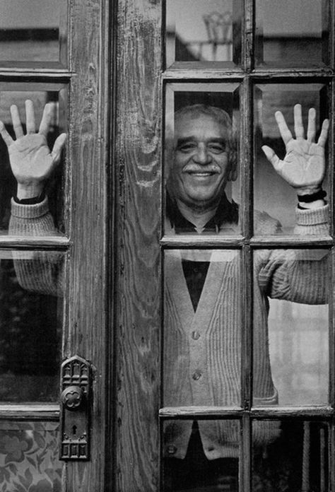 Gabriel Garcia Marquez (6/3/1927-17/4/2014) Robert Mapplethorpe, Gabriel Garcia Marquez, Annie Leibovitz, Richard Avedon, Writers And Poets, Anais Nin, Book Writer, D F, Philosophers