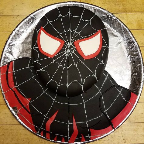 Fondant Spider Man Cake Miles Morales into the spider verse spiderman black fondant buttercream gray piping spider webs birthday cake party ideas homemade Spiderman Verse, Spiderman Noir, Spider Man Cake, Spiderman Black, Spiderman Birthday Cake, Superhero Birthday Cake, Black Fondant, Novelty Birthday Cakes, Man Cake