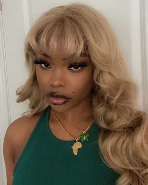 23.2k Likes, 136 Comments - Teja Maechele • The Wig Lady (@afro.blv) on Instagram: “pretty in blonde 🤍 @vshowhair7  blonde tutorial on my youtube” Honey Blond, Blonde Bangs, Short Straight Hair, Black Hairstyles, Short Blonde Hair, Blonde Wig, Baddie Hairstyles, Hair Inspo Color, Women Hairstyles