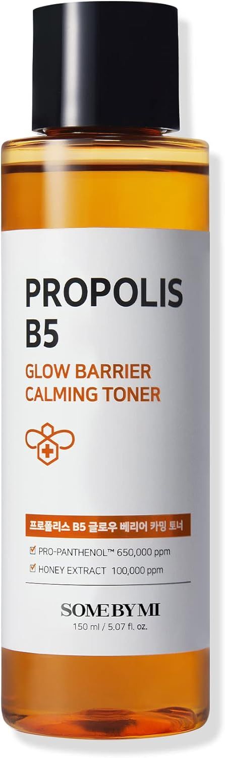 PROPOLIS B5 TONER : The Propolis B5 Toner contains 65% Propanthenol (Propolis + B5) which helps to moisturize and maintain a strong skin barrier.
KEY INGREDIENTS : Propolis is a natural ingredient aiding in the caring of skin troubles and irritations. B5 is a powerful ingredient that moisturizes and improves the skin's barrier function, while also reducing redness and irritation. Some By Mi Propolis B5, Some By Mi, Skin Radiance, Glass Skin, Skin Barrier, Combination Skin, Korean Skincare, Facial Skin Care, Facial Skin