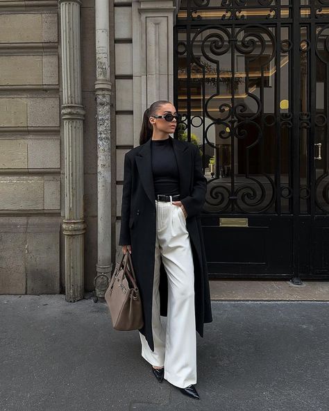 25 Fall Looks 2024: Trendy, Casual, and Chic Outfit Ideas for Every Occasion Schwarzer Mantel Outfit, Mantel Outfit, Looks Kylie Jenner, Fashion Trend Forecast, Cute Work Outfits, Professional Outfits Women, Business Outfits Women, Corporate Outfits, Business Casual Outfits For Work