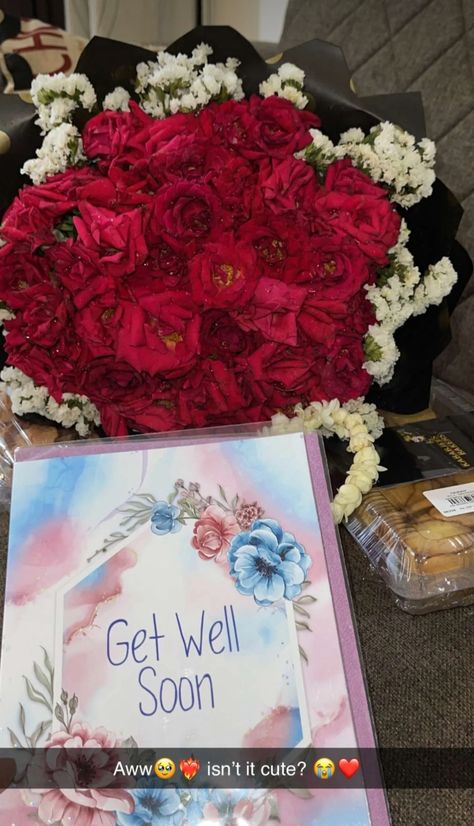 Get Well Soon Snapchat Stories, Get Well Soon Bouquet Flowers, Get Well Soon Flowers Snapchat, Sick Snap Ideas, Flowers In Hospital, Get Well Soon Flowers Bouquets, Flowers Snapchat Story, Sick Snap, Friend Sketches