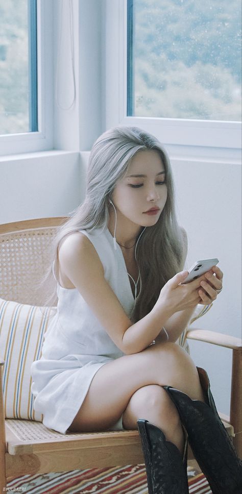 Two Rabbits, Solar Flower, Solar Mamamoo, Desktop Wallpapers, Korean Actress, Girl Crush, Wallpaper Aesthetic, Mini Album, Asian Fashion