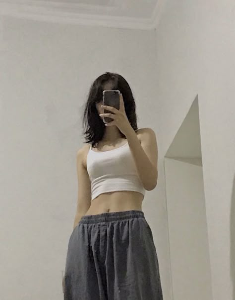 Light Abs Women, Kpop Body Aesthetics, Korean Girl Body, Famous Male Models, Masc Women, Ideal Body, Girl Short Hair, Body Inspiration, Kpop Fashion Outfits