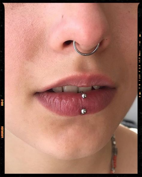 Labret Piercing Inspiration Labret Piercing Hoop, Labret Piercing Aesthetic, Central Labret, Stacked Septum, Labret Piercing Jewelry, Labret Piercing Ring, Bed Routine, Dream Piercings, Piercing Aesthetic