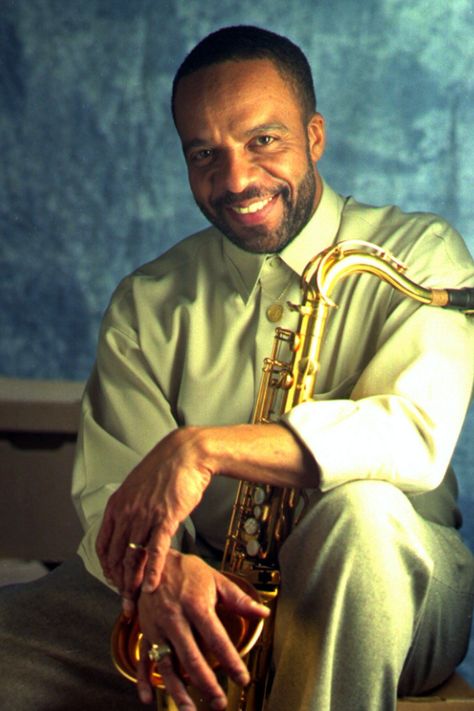 May 16, 1981: "Just the Two of Us" by Grover Washington Jr. and featuring Bill Withers makes it to number 2 on the Billboard Hot 100 chart. William Salter helped write this love song. He collaborated with Bill Withers and Ralph MacDonald on "Just the Two of Us," performed by Grover Washington Jr. on his album Winelight in 1980. Smooth Jazz Artists, Castles In The Sky, Chuck Mangione, David Sanborn, Smooth Jazz Music, Grover Washington, God Only Knows, Jazz Saxophonist, Bill Withers