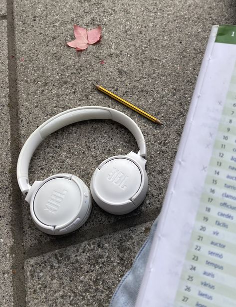 white headphones and study book White Jbl Headphones Aesthetic, White Study Aesthetic, Study Headphones, Motivation Academic, Headphones Aesthetic, Jbl Headphones, Studying Aesthetic, Amazon Account, White Headphones