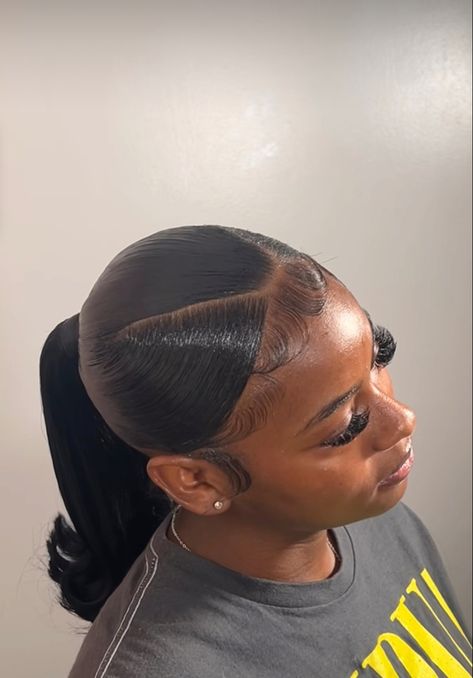 Middle Part Ponytail Weave, V Part Slick Back Ponytail, Weave Ponytail Styles, Cute Ponytail Styles, Feed In Braids Ponytail, 4c Natural Hairstyles Short, Cute Weave Hairstyles, Sleek Braided Ponytail, Weave Ponytail Hairstyles