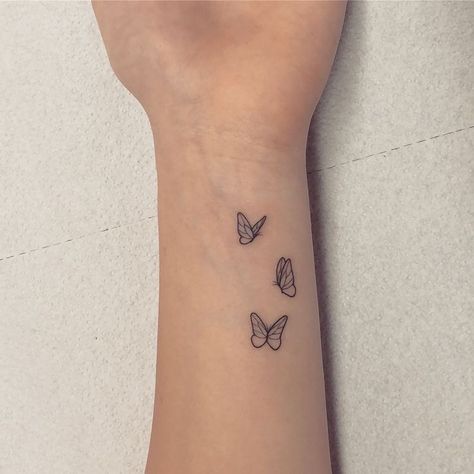 Creative Minimal Tattoo, Minimalistic Small Tattoo, 3 Tiny Butterfly Tattoo, Minimal Tiny Tattoo, Tiny Butterfly Tattoos For Women, Gemini Ear Tattoo, Small Minimal Tattoos For Women, Tattoo Ideas For Arms For Women, Minimal Hand Tattoos For Women