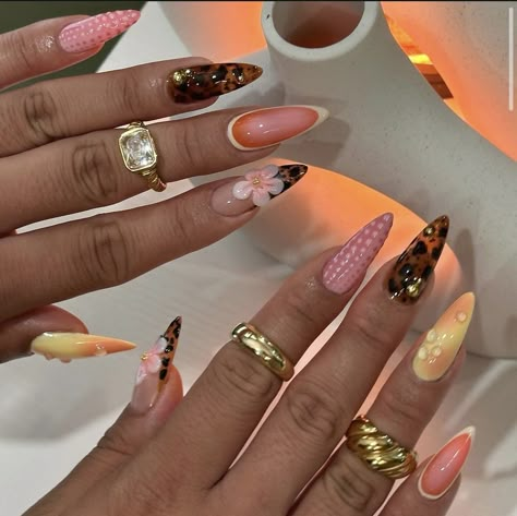 Gel French Tip, Wild Nails, Nessa Nails, Gel Nails Nail Art, Girlie Aesthetic, Nail School, Vegas Nails, Boho Nails, Nails Flowers