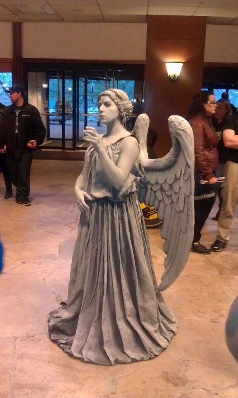 Weeping Angel Weeping Angel Makeup, Doctor Who Weeping Angels, Weeping Angel Cosplay, Percy Jackson Costume, Statue Costume, Weeping Angel Costume, Dr Who Costume, Gay Halloween Costumes, Human Statue