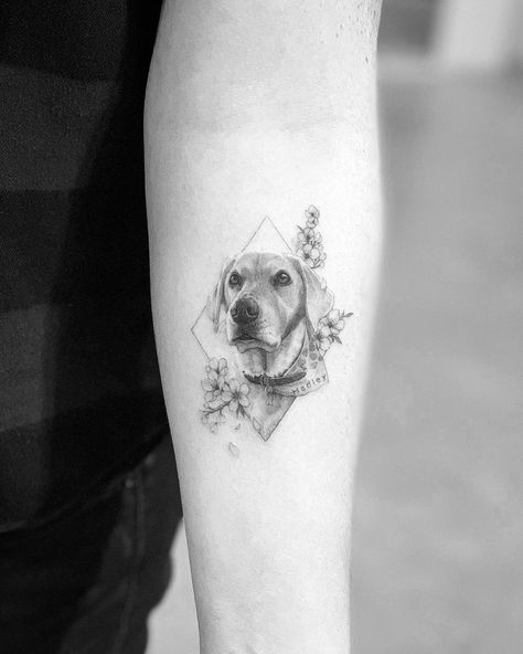 Tattoo Perro, Best Small Tattoos, Dog Portrait Tattoo, Small Dog Tattoos, Cute Animal Tattoos, Dog Memorial Tattoos, Inspiration Tattoos, Arrow Tattoo, Memorial Tattoo