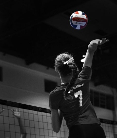 Stick to your volleyball resolutions! Dreams can come true in 2015...#believe Volleyball Playing Pictures, Volly Bal, Volleyball Chants, Volleyball Picture, Molten Volleyball, Volleyball Photography, Usa Volleyball, Volleyball Photos, Volleyball Inspiration