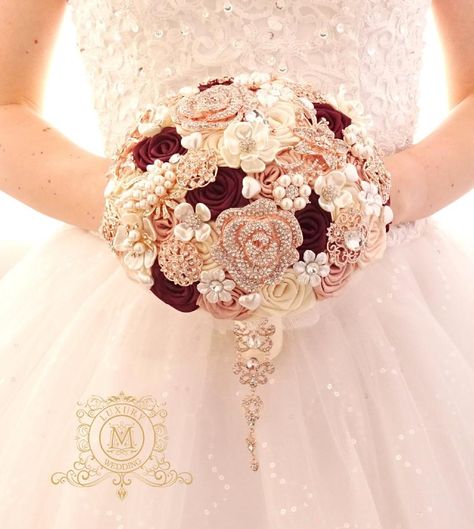 Champaign Wedding Dress, Quince Bouquet, Bouquet Alternatives, Rhodes Wedding, Cranberry Wedding, Unique Wedding Bouquet, Jasmine Wedding, Jeweled Bouquet, Quince Decorations