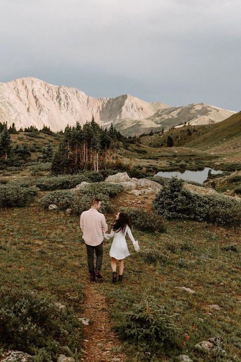 Loveland Pass Engagement Photos, Mountain Engagement Ring, Colorado Vibes, Colorado Photoshoot, Colorado Proposal, Estes Park Engagement Photos, Colorado Engagement Pictures, Unique Engagement Pictures, Mountain Proposal