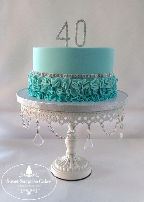 Tiffany Blue Birthday Cake, Turquoise Cake Ideas, Tiffany Birthday Cake, Tiffany Cake, Tiffany Blue Cakes, Glamour Cake, 40th Birthday Cake For Women, Aqua Cake, Breakfast At Tiffanys Party Ideas