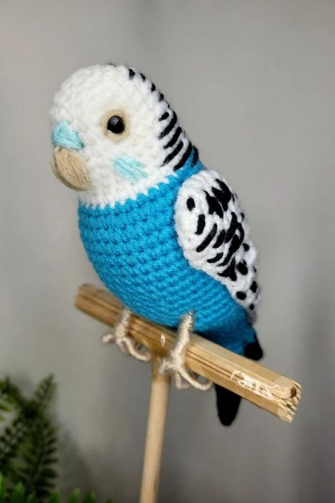 ***I invite you to see more crochet patterns, jewelry and handmade items in my shop, following the link:
https://www.etsy.com/shop/HandmadeManiaShopCo?ref=simple-shop-header-name&listing_id=917040032 Stuffed Bird Sewing Pattern Free, Free Crochet Plushie Patterns, Crochet Plushie Patterns, Crocheting Flowers, Crochet Parrot, Bird Crochet, Crochet Bird Patterns, Diy Gifts For Mom, Crochet Birds