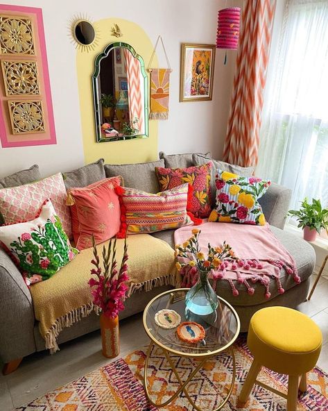 Colourful Living Room Decor, Colorful Apartment, Fall Living Room, Casa Country, Colourful Living Room, Home Decoration Ideas, Apartment Decor Inspiration, Decor Home Living Room, Apartment Inspiration