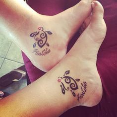 Best Friends tattoos, "Hoaloha" = friend. Sea turtle Best Friend Turtle Tattoos, Best Friends Tattoos, Pretty Cross Tattoo, About Best Friend, Friend Tats, Small Turtle Tattoo, Mommy Daughter Tattoos, Friends Tattoos, Bff Tats