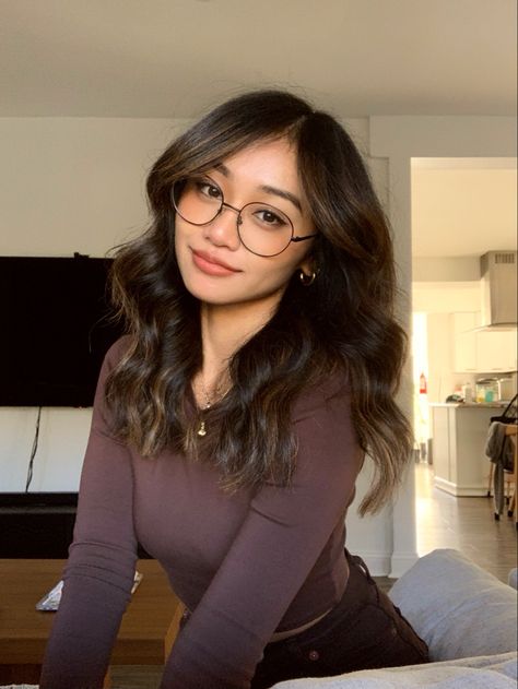 IG: hangtw Looks With Glasses, Hairstyle With Glasses, Girls Wearing Glasses, Hang Nguyen, Wearing Glasses, Curtain Bangs, Face Shape, Hair Colour, Wavy Hair