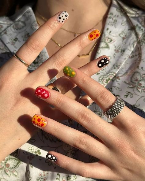 60 Fall Nail Ideas to Get You Excited for Cozy Season Easy Dot Nail Art, Fall Nail Ideas, November Nails, Hippie Nails, Fall Manicure, Dot Nail Art, Happy Nails, Vibrant Nails, Dots Nails