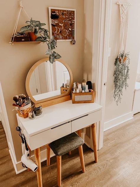 boho
cozy
vanity
makeup area
makeup desk 
beauty 
makeup Teen Bedroom Desk, Cozy Vanity, Boho Vanity, Boho Teen Bedroom, Boho Cozy, Hangout Room, Vanity Area, Teen Room Decor, Vanity Decor