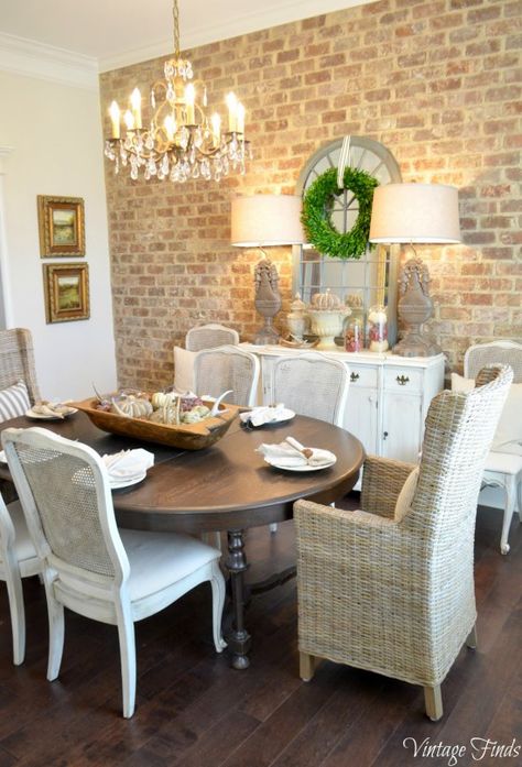 Breakfast Nook Table, Fall Dining Room, Farmhouse Dining Rooms Decor, Nook Table, Autumn Dining, Christmas Dining Room, Small Kitchens, Christmas Dining, The Dining Room