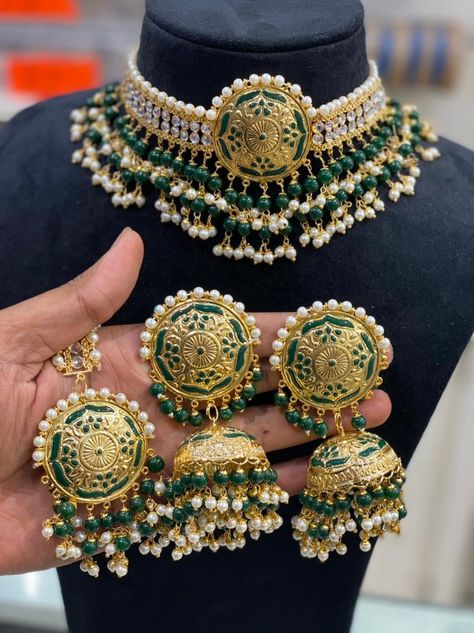 Punjabi Necklace, Punjabi Style, Choker Pearl, Indian Bridal Jewelry Sets, Gold Jewelry Gift, Necklace Sets, Bridal Jewellery Indian, Bridal Jewellery, Jewellery Design