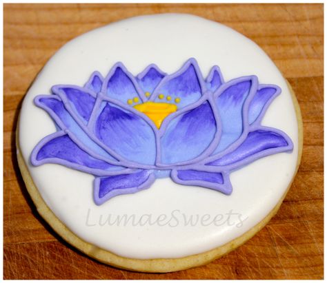 Custom lotus flower sugar cookie for a Spa themed set. Royal Icing flooding and piped with hand painted details. Lotus Flower Cookies, Yoga Cookies, Lotus Flower Cake, Egypt Party, Zen Wedding, Cookies Flowers, Lotus Cookies, Cookie Decorating Icing, Flower Sugar Cookies