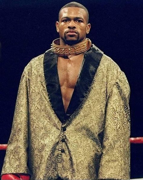 Boxer Aesthetic Male, Boxer Fighter Aesthetic Male, Heavyweight Boxers, Boxer Outfit, Boxing Photos, Boxer Aesthetic, Bernard Hopkins Boxer, Roy Jones Jr, Professional Boxer