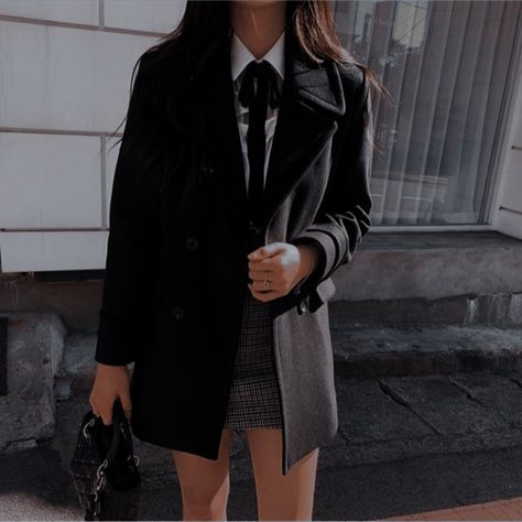 Private School Uniforms Aesthetic Black, Black Uniform Outfits School, Black Uniform Outfits, Uniform Outfits Black, Black School Uniform, Uniform Aesthetic, Private School Uniforms, Boarding School Aesthetic, Royal Elite Series