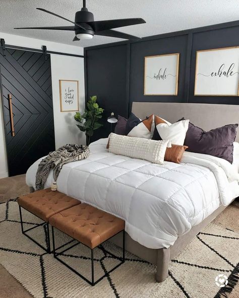 33 Modern Farmhouse Décor Ideas That Are Far From Bland Black Panel Bedroom, Bad Inspiration, Master Room, Bedroom Panel, Master Bedrooms Decor, Remodel Bedroom, Black Walls, Dream Bedroom, My New Room