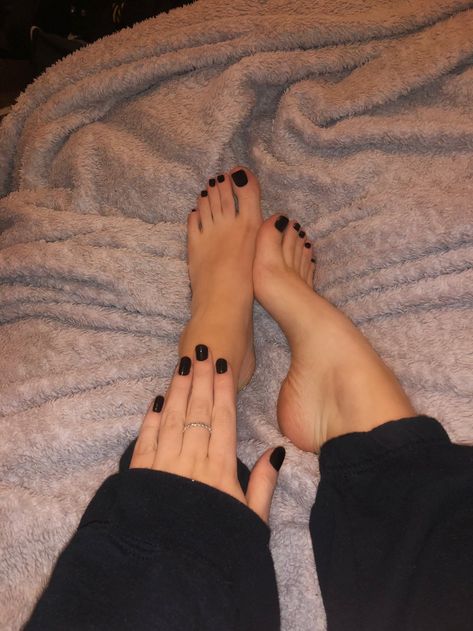 Black Toe Nails, Feet Nail Design, Foot Pedicure, Cute Toe Nails, Cute Toes, Manicure Y Pedicure, Gorgeous Nails, Pretty Selfies, Feet Nails