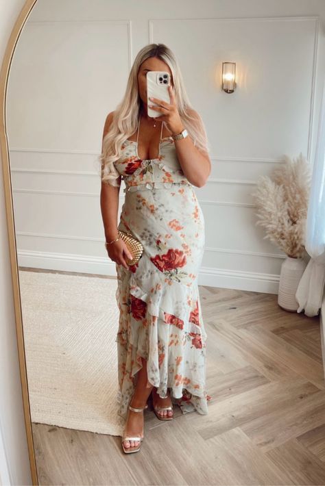 Find the perfect wedding guest dress for your next special occasion, with these LTK Creator-approved outfits for celebrating in style. 

🏷️ Wedding guest dress, wedding guest outfit, summer wedding What To Wear To Engagement Party Guest, Guest Dress For Wedding, Engagement Party Guest, Ltk Creator, Style Wedding Guest, Wedding Guest Fashion, Perfect Wedding Guest Dress, Guest Dress Wedding, Dress For Wedding