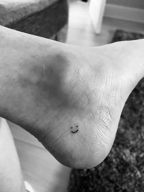 Matching Tattoos Smiley Face, Fine Line Smiley Face Tattoo, Smiley Face Tattoo Ankle, Tattoo Ideas Smiley Face, Smiley Face Tattoo Toe, Smiley Face Toe Tattoo, Rosalie Tattoo, Tattoo Foot Woman, Ankel Tattoos Tiny