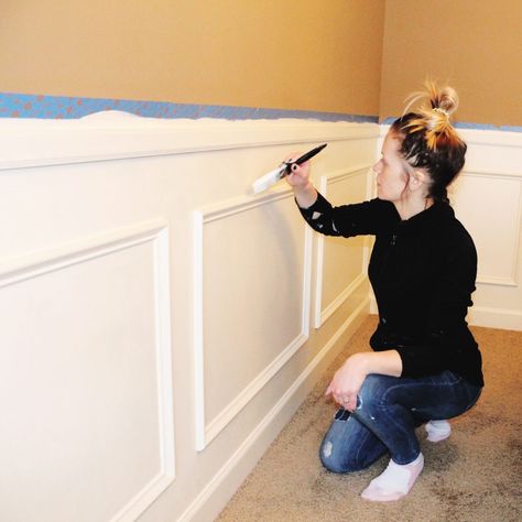 Low Wainscoting Ideas, Inexpensive Wainscoting Ideas, Painting Waynes Coating, Way Es Coating, How To Do Wainscotting, How To Install Wainscoting, Wainscoting Materials, Waynes Coating Dinning Room, Install Chair Rail