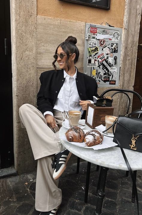 Nude Trousers Outfit, Sunglasses Aesthetic Outfit, Beige Trousers Outfit, Simple Work Outfits, Casual Sporty Outfits, Black Blazer Outfit, Adidas Samba Outfit, Nude Outfits, Samba Outfit