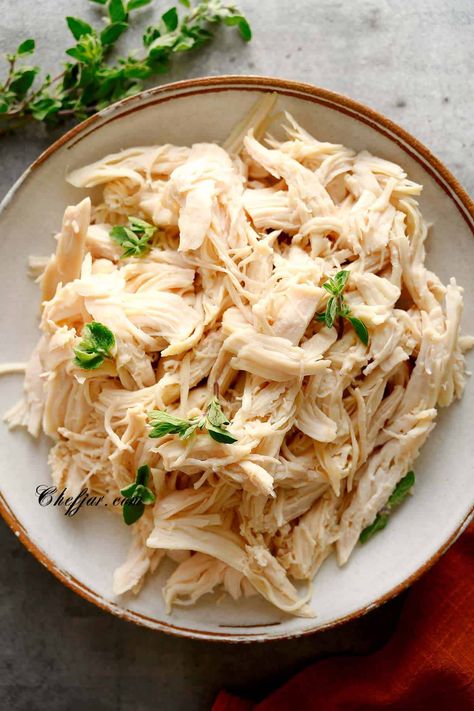 Chicken Breast Sandwich Recipes, Poached Chicken Breast, Garlic Rosemary Chicken, Garlic Chicken Breast Recipes, Chicken Breast Sandwich, Chicken Breasts Recipe, Eat More Chicken, Indian Recipes Authentic, Chicken Breast Recipes Baked