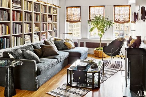 Nate Berkus and Jeremiah Brent Share Their New York City Apartment and Daughter Poppy’s Nursery Photos | Architectural Digest Nate Berkus Design, Greenwich Village Apartment, Behind Sofa, Family Friendly Living Room, Jeremiah Brent, Balkon Design, Manhattan Apartment, New York City Apartment, New York Homes