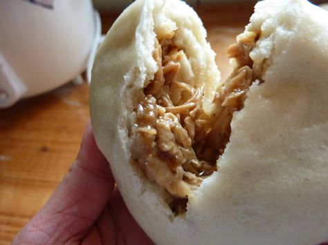 Siopao Recipe, Filipino Snacks, Island Food, Pinoy Food, School Food, Filipino Recipes, Blue Moon, The Philippines, Good Eats