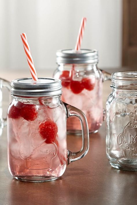 I know these mugs aren't just for the summer, great idea for any holiday. Festive drinks, coffee anything really. #masonjar #holidays #drinks #mugs #farmhouse #rustic #affiliate Mason Jar With Handle, Mason Jars With Handles, Mason Jar With Straw, Drinking Jars, Food Swap, Festive Drinks, Hot Chocolate Mix, Glass Mason Jars, Mason Jar Mug