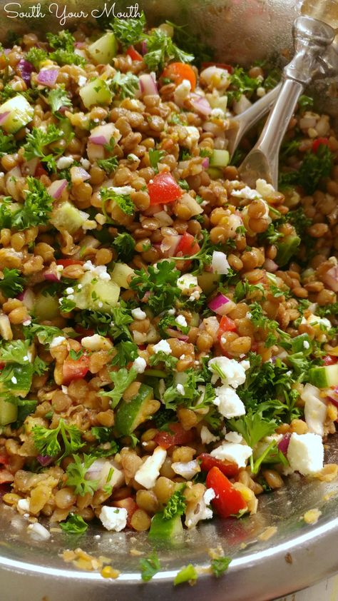 Mediterranean Lentil Salad, Lentil Salad Recipes, Homemade Vinaigrette, Easy Mediterranean Diet Recipes, Lentil Salad, Lentil Recipes, Mediterranean Diet Recipes, Healthy Salad Recipes, Healthy Salads