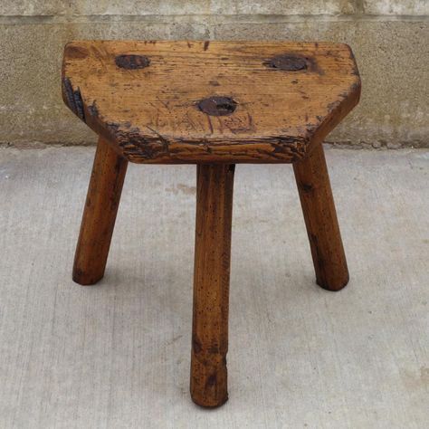 Antique milking stool Milk Can Table, Diy Stool, Milking Stool, Old Trunks, Christmas Props, Stylish Interior Design, Small Stool, Primitive Furniture, Swivel Chair Living Room