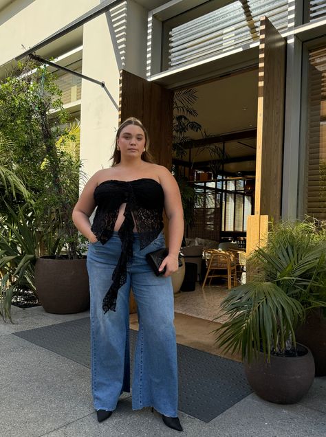 Plus Size Lace Ruffle Bandeau Black Night Out Outfit Curvy, Plus Size Bar Outfit, Plus Size Bar Outfit Night, Plus Size Going Out Outfits Night, Stargirl Fashion, Big Belly Outfits Plus Size, Plus Size Going Out Outfits, Plus Size Ootd, Bar Outfit Night