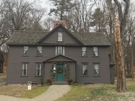 Little women house in Massechusettes Little Women House, Beth March, Woman House, Little Woman, Colonial Homes, Little Women, House Drawing, Colonial House, Early American