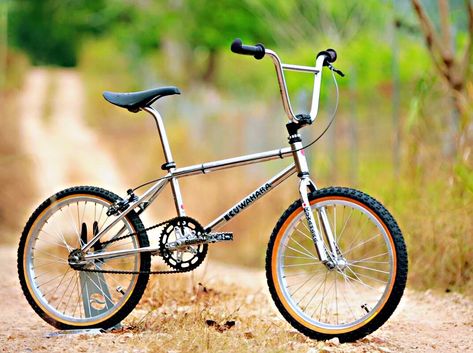 Kuwahara Bmx Bicycles, Bmx Racing, Bmx Bicycle, Hybrid Bike, Bmx Bikes, Bike Design, Cool Bikes, Bmx, Old And New