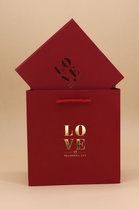 Store Launch Invite, Luxury Brand Packaging, Packaging Design Ideas, Customized Packaging, Fancy Packaging, Red Gift Box, Gifts Packaging, The Giver, Gift Box Packaging