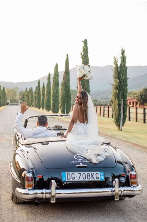 Miami Couple, Wedding Getaway, Vintage Car Wedding, Car Wedding, Courtyard Wedding, Fall Wedding Color Palette, Wedding Ideas On A Budget, Tuscan Wedding, European Wedding