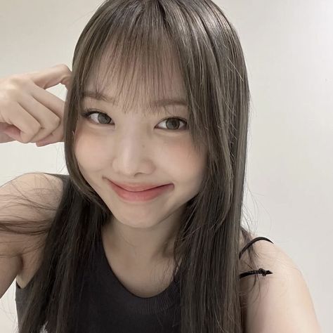 #nayeonicons #nayeon #twice Picture Editing Apps, Twice Korean, Discovery Kids, Twice Nayeon, Nayeon Twice, Im Nayeon, Crazy Friends, Instagram Photo Inspiration, Light Academia